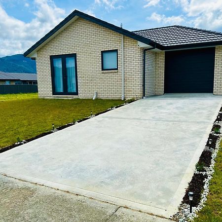 Holiday Home In Beautiful Te Anau Kültér fotó